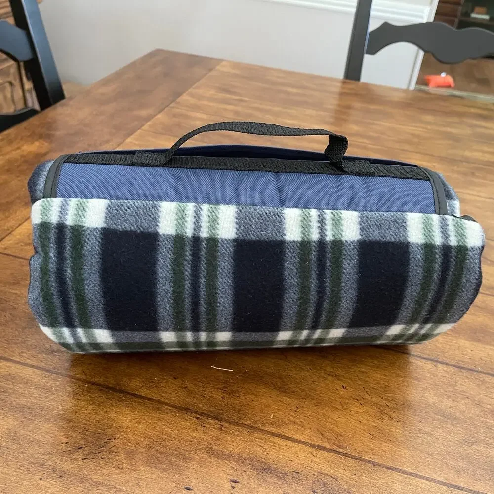 Blanket Throw With Carry Handle Cozy Warm Blue Green Plaid‎ 46 x 52